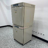 Forma Scientific Model 3110 Double Stacked CO2 Water Jacketed Incubators image 1
